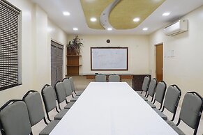 Premium Stays Near Fergusson College