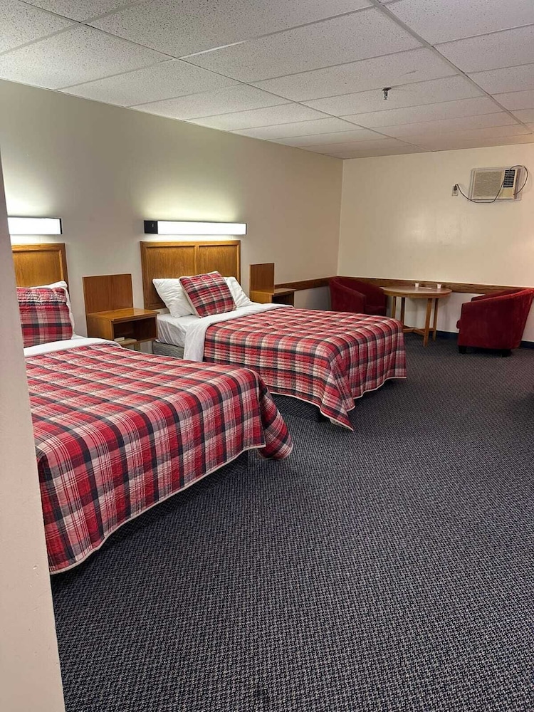 Maple Creek Motor Inn