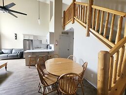 Riverside Way by Fernie Lodging Company