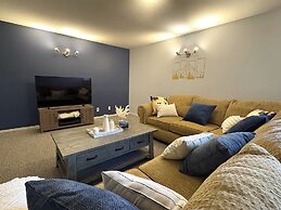 Riverside Way by Fernie Lodging Company