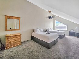 Riverside Way by Fernie Lodging Company