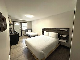 Riverside Way by Fernie Lodging Company