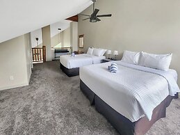 Riverside Way by Fernie Lodging Company