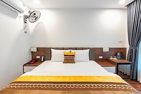 Golden Crown Hotel