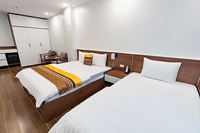 Golden Crown Hotel
