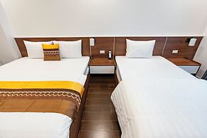 Golden Crown Hotel