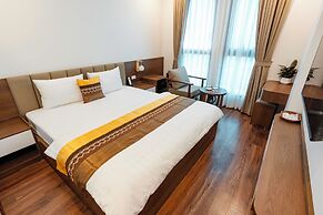 Golden Crown Hotel