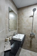 Golden Crown Hotel