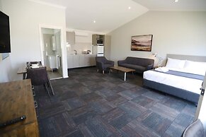 Eastend Studio Apartments