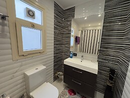 CK 1108 Spacious 2BR Apt 2BA Near Airport
