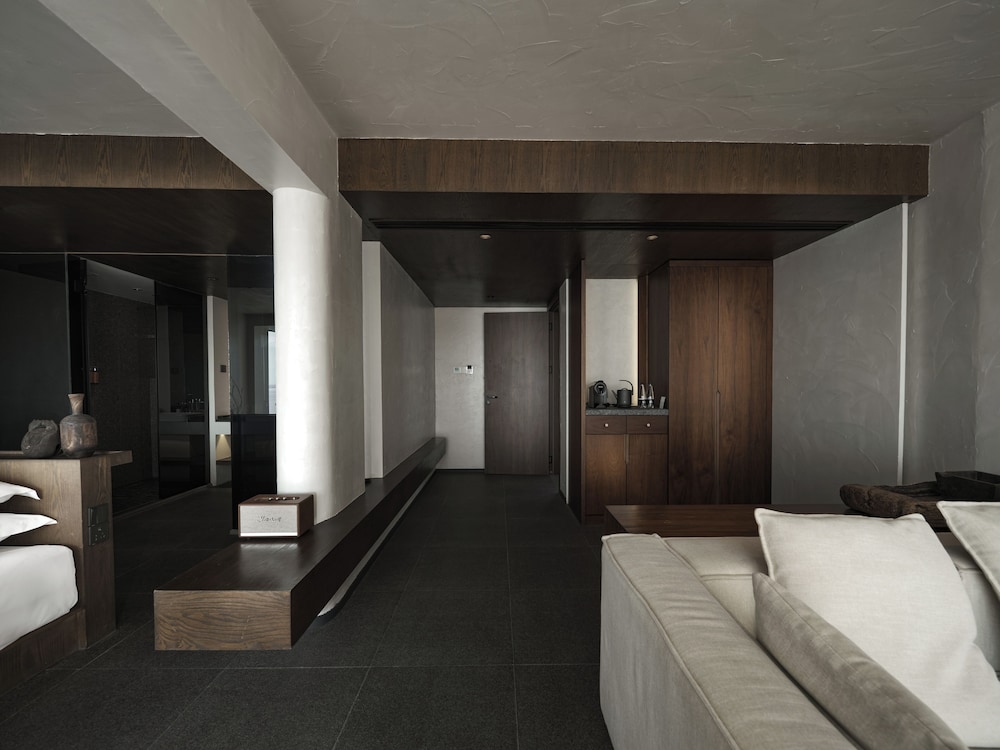 Mangshu Taotangzhiqiu Seaview Hotel