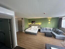 OTTO X Hotel