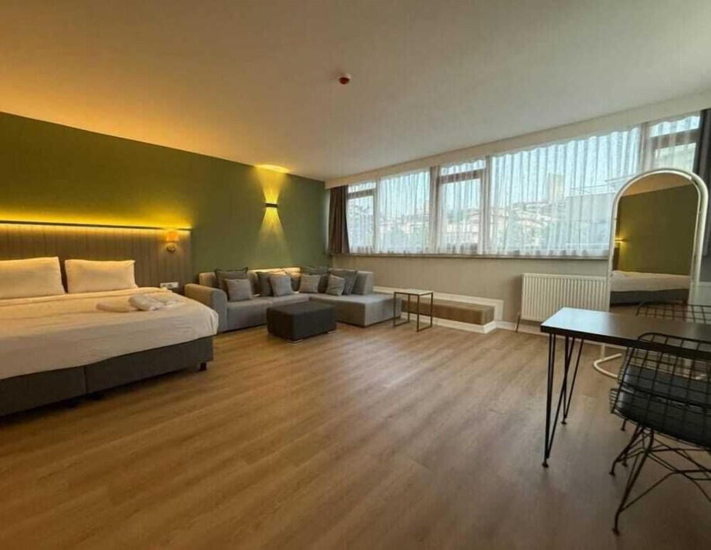 OTTO X Hotel