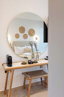 Linari Sea & Suites