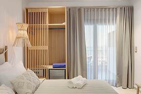 Linari Sea & Suites