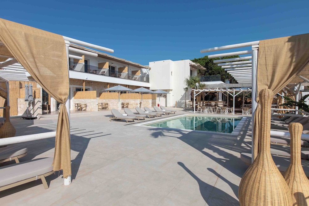 Linari Sea & Suites