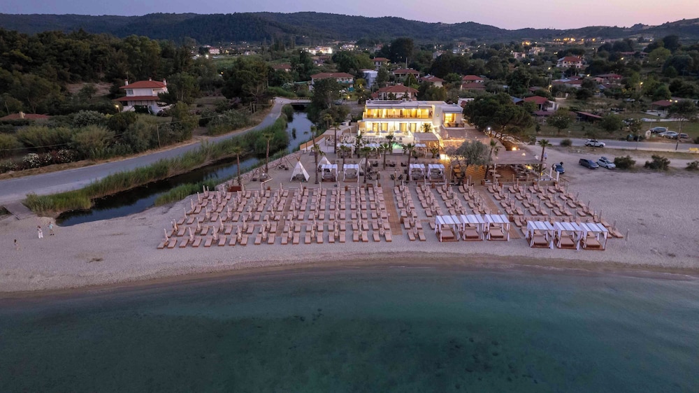 Linari Sea & Suites