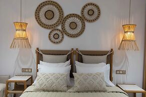 Linari Sea & Suites
