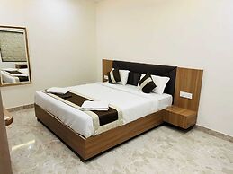 Hotel Sandal Woods