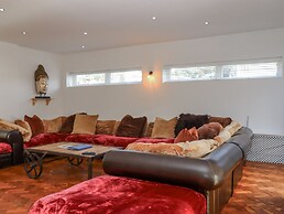 Delmonte Lodge