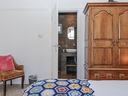 Delmonte Lodge