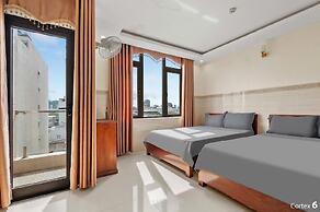 BEAR HOTEL & HOMESTAY