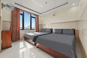 BEAR HOTEL & HOMESTAY