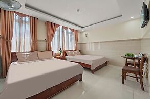 BEAR HOTEL & HOMESTAY
