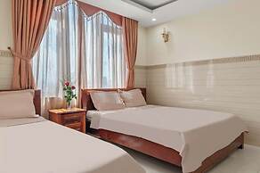 BEAR HOTEL & HOMESTAY