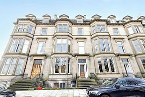 Spacious 2-Bedroom Ground Floor Flat