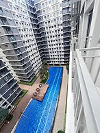 Shore 3 Pool View w Balcony near MOA