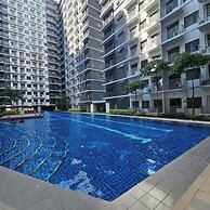 Shore 3 Pool View w Balcony near MOA