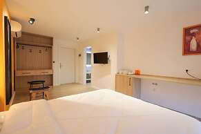 Grandstay Studios 104