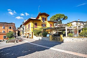 Lory-cosy Gardone Old Town&vittoriale