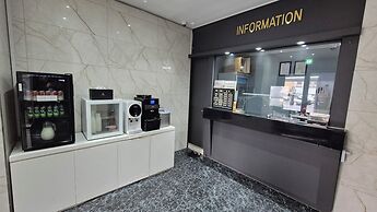 HOTEL DEMEURE