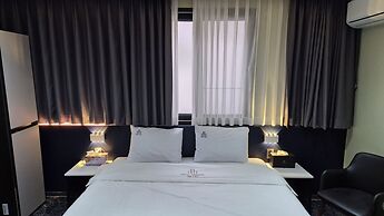 HOTEL DEMEURE