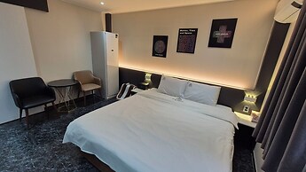 HOTEL DEMEURE