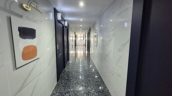 HOTEL DEMEURE