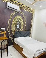 R3 HOTEL