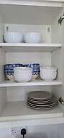 Barking 2 Bed Apt With Parking & Good Travel Links