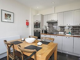 Harlech Apartments - Branwen