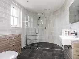 Harlech Apartments - Branwen