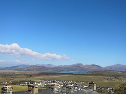 Harlech Apartments - Matholwch