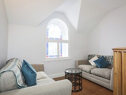 Harlech Apartments - Matholwch