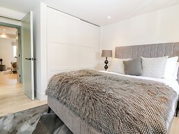 12 Manor Farm Close