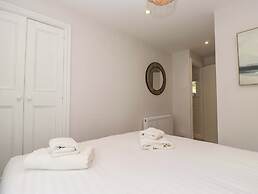 Riverside Cottage No 5