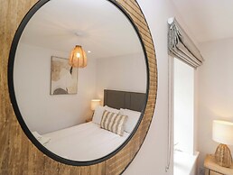 Riverside Cottage No 5