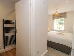 Riverside Cottage No 5