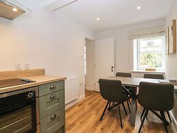 Riverside Cottage No 5