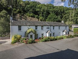 Riverside Cottage No 5